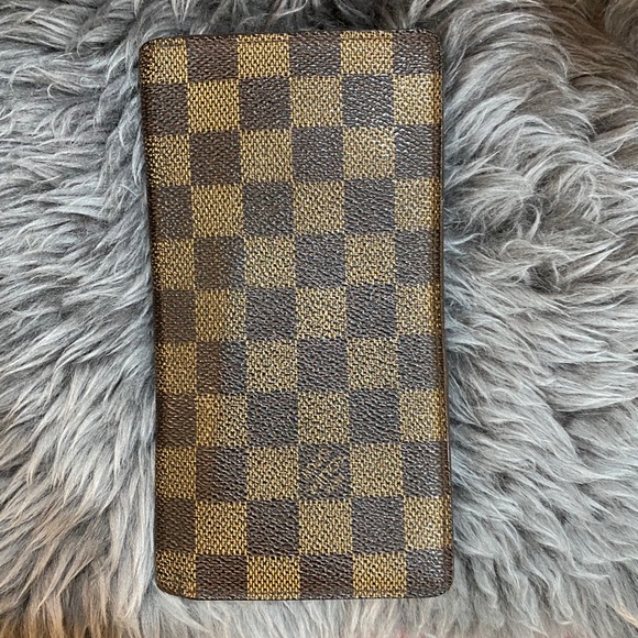 Louis Vuitton Wallet - Picture 1 of 14